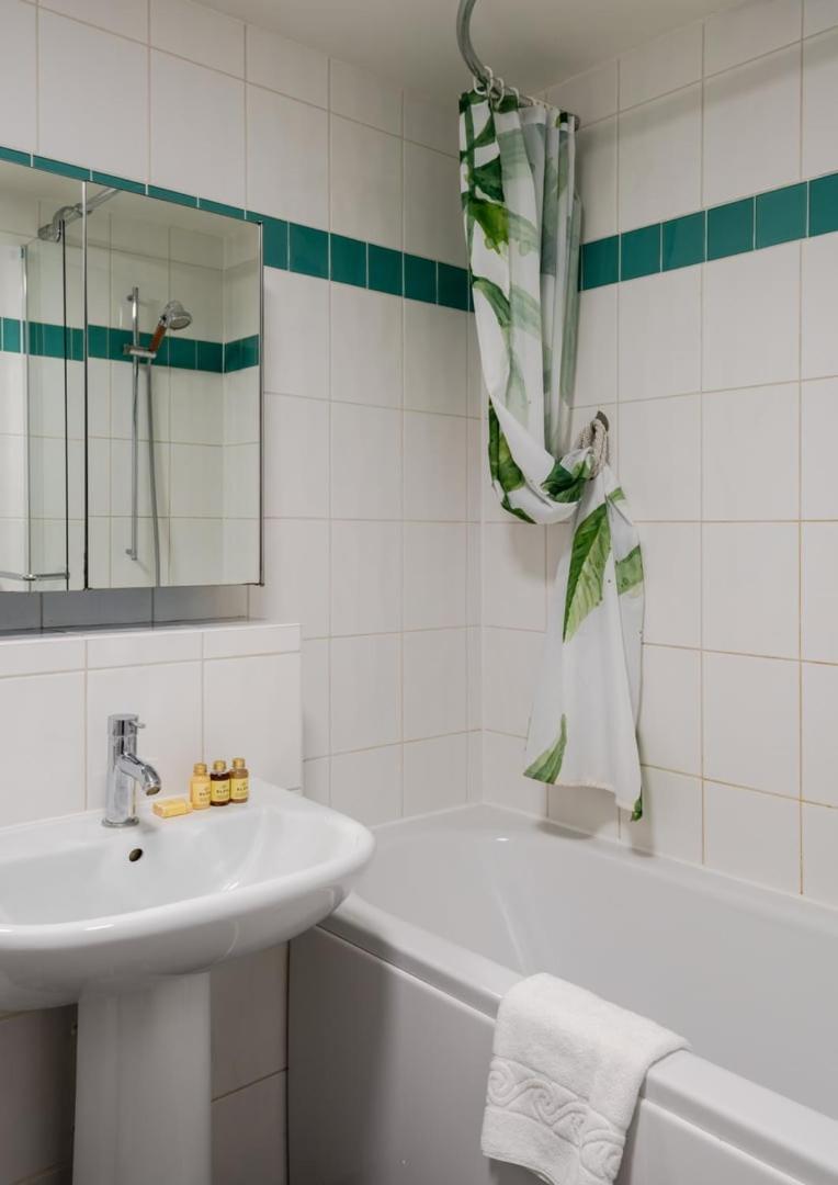 Modern One Bed Flat Overlooking The Thames River Apartment *